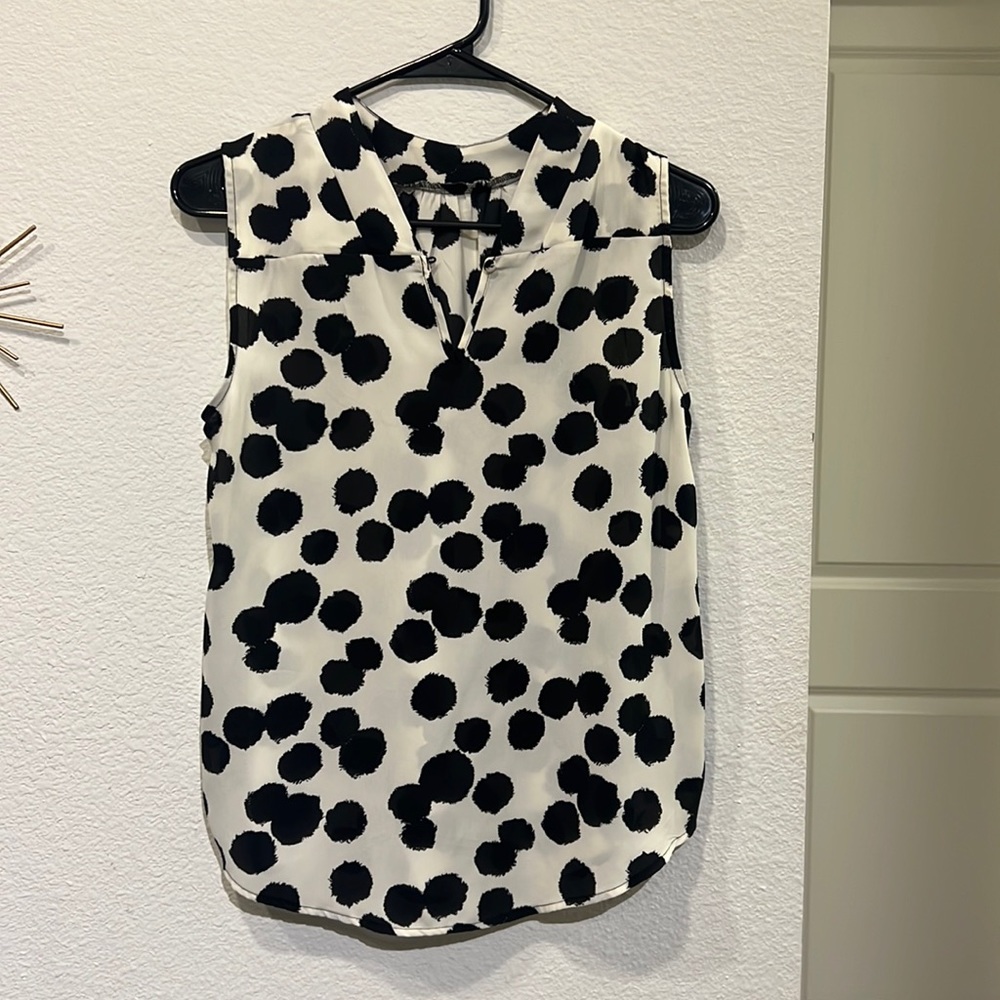Who What Where | Sleeveless Top | Medium